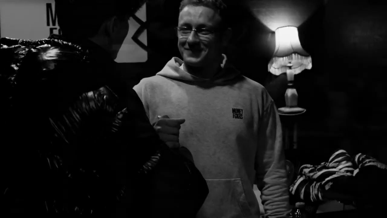 VKIE - PRZESUNĄŁEM PŁYTĘ ŻEBY ZACZĄĆ OD POCZĄTKU (prod. Raquib)
