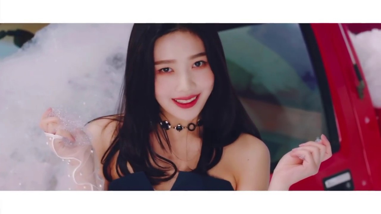 every red velvet mv except it's only joy's lines