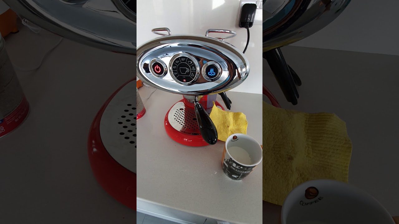 How to make a Capuccino on an Illy Francis X7.1