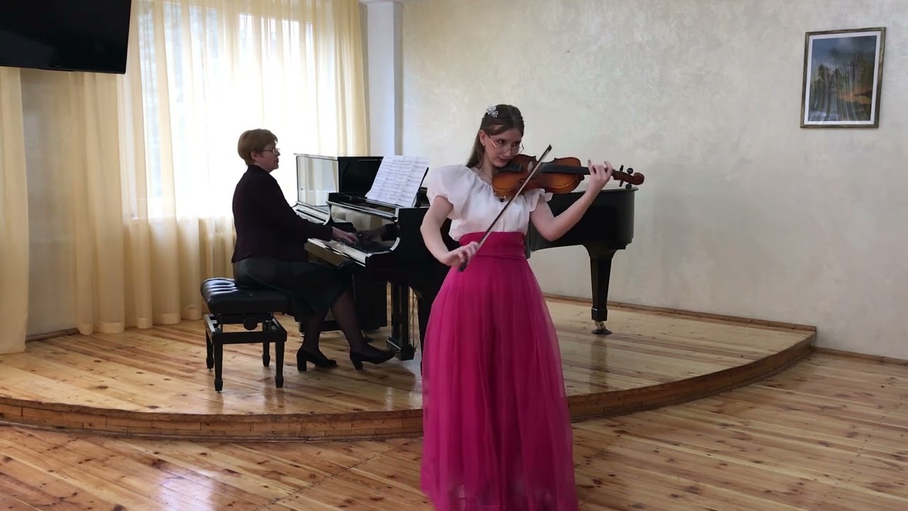 Шалл Арина.Ф.Крейслер«Маленький венский марш»Руководитель Сацура С. И.Концертмейстер Меркушевич Ю.М.