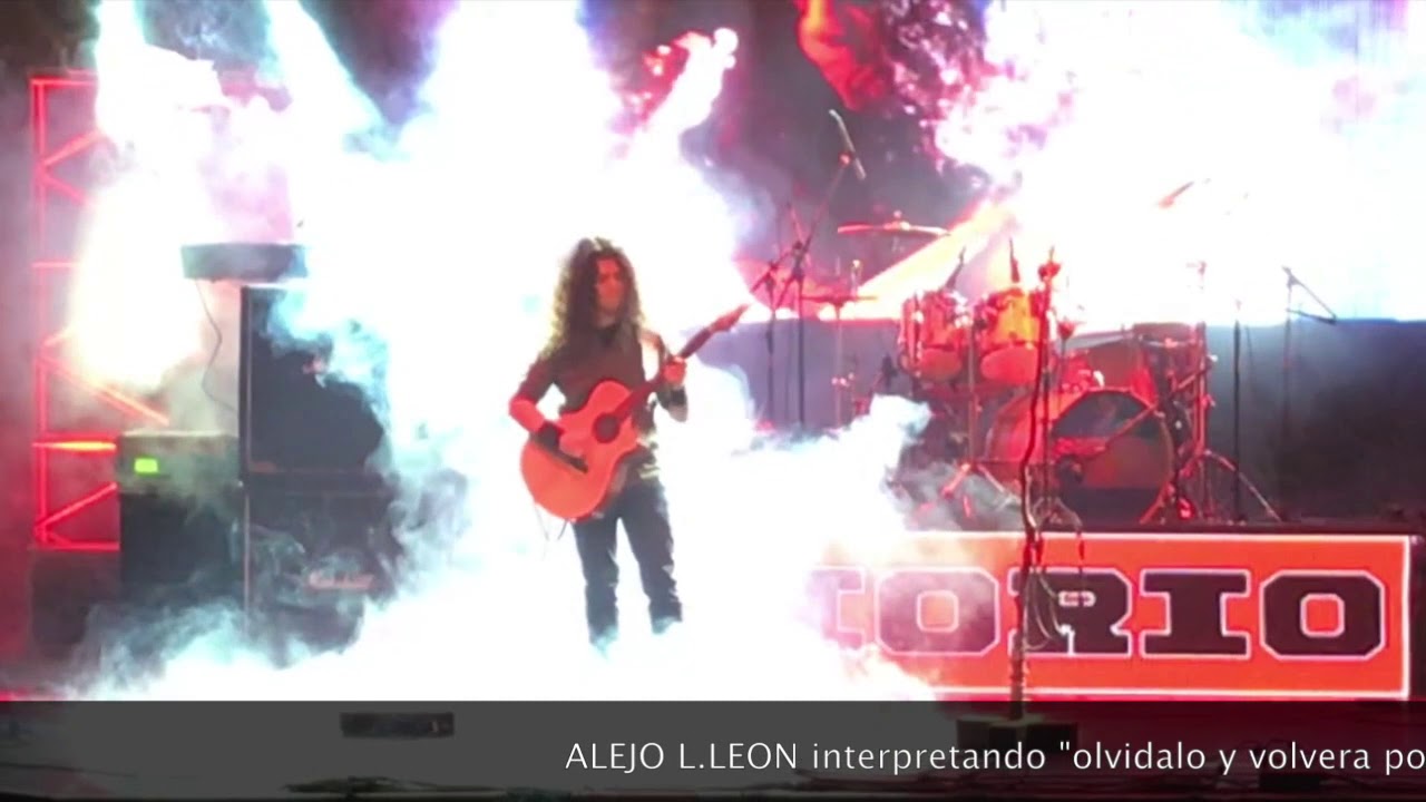 OLVIDALO Y VOLVERA POR MAS (RICARDO IORIO) interpretado por el público y ALEJO L LEON en guitarra