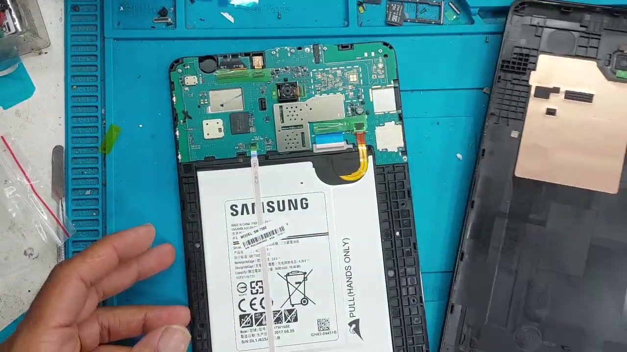 Como abrir  e desmontar o TABLET SAMSUNG T560 !!