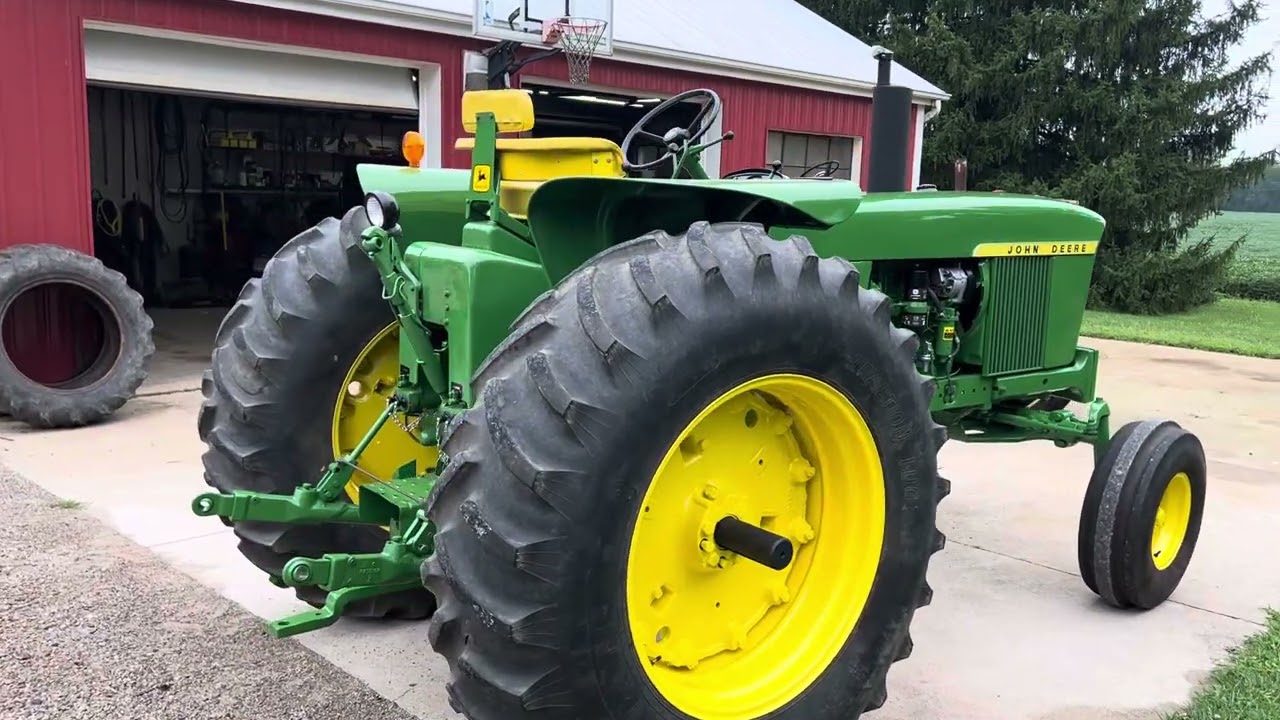 Трактор John Deere 4020