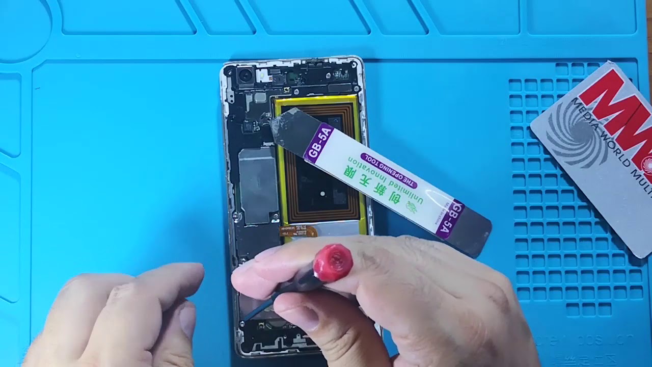 Sostituire la batteria al Huawei P8 Lite ALE L21 Tutorial