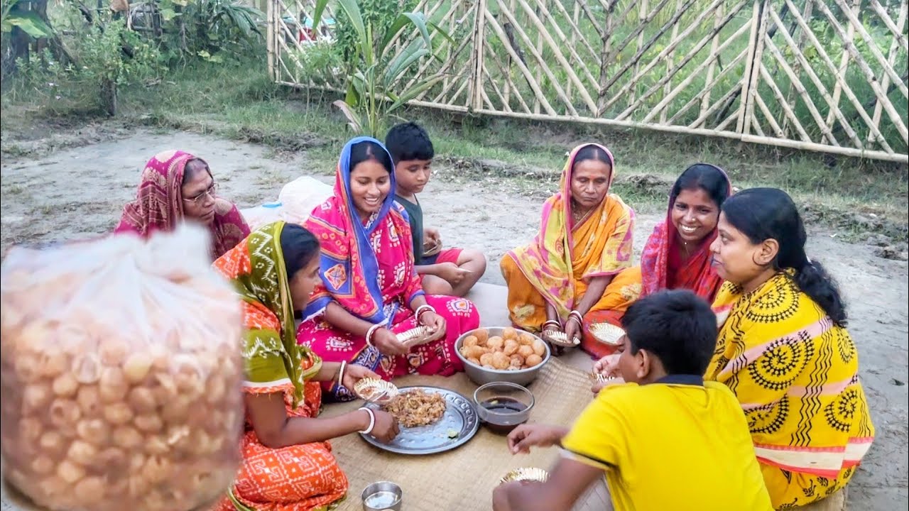 পরীর অন্নপ্রাশনের এক বস্তা ফুচকা বেশি হয়েছে তাই সবাইমিলে আজ খেয়ে নিলাম