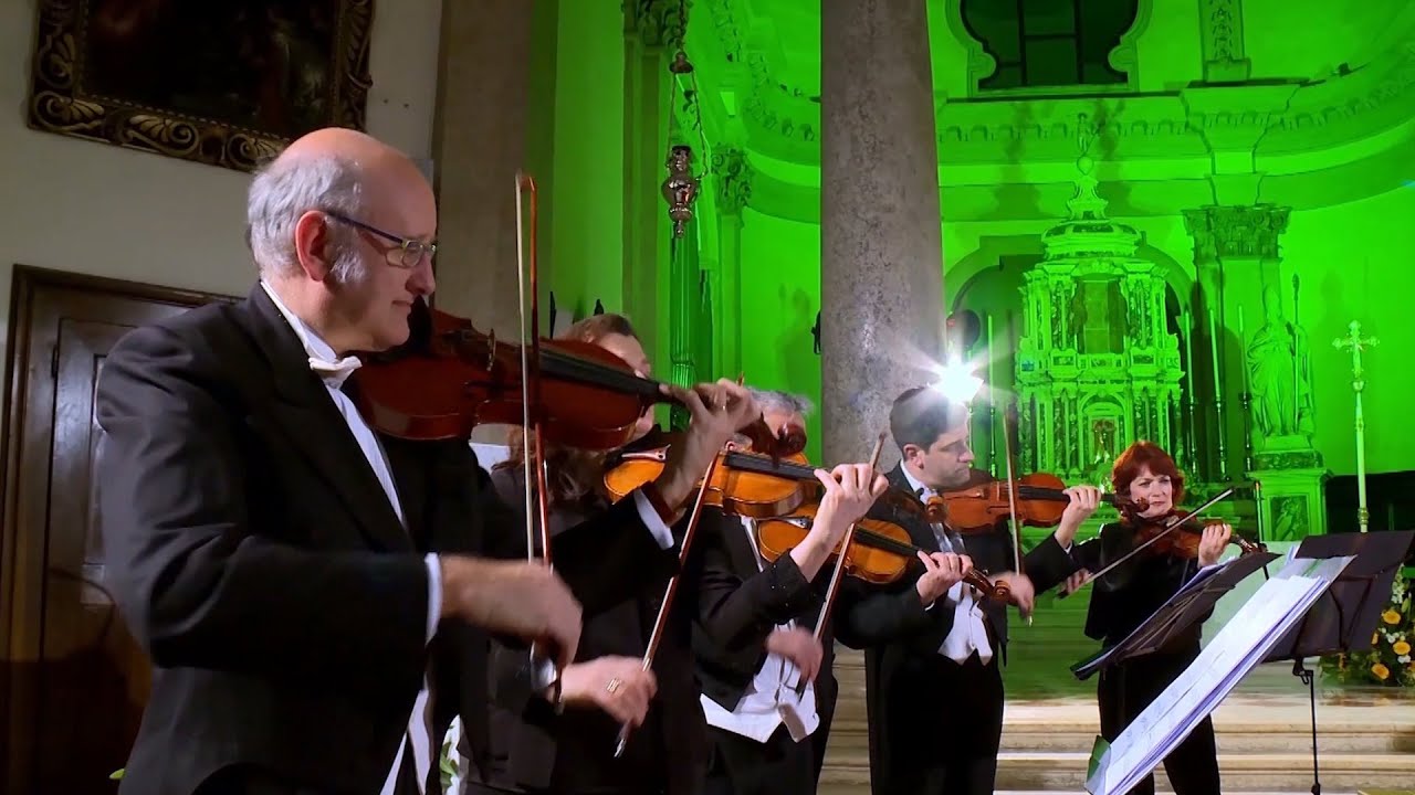 MOZART: Divertimento in D major K. 136