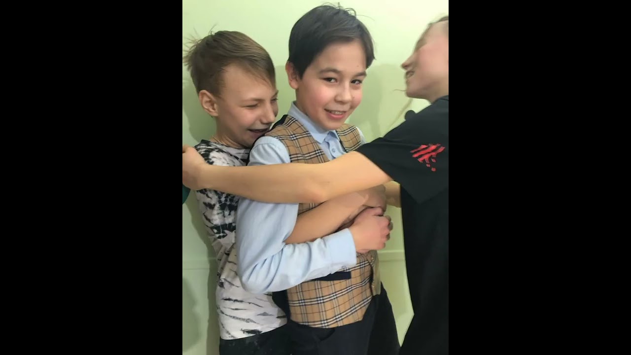 Поздравление мальчиков 6Б класса с 23 февраля!!!