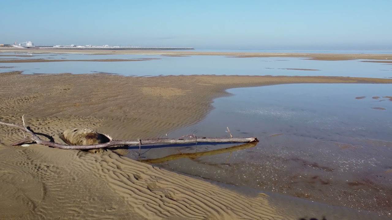 Mavic mini la plage de Calais Est &agrave; mar&eacute;e basse  low tide beach