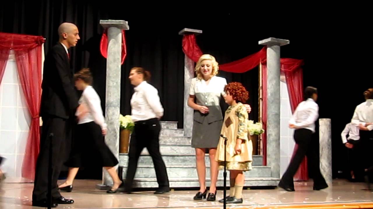 Jesamie as Grace in Annie Jr. 