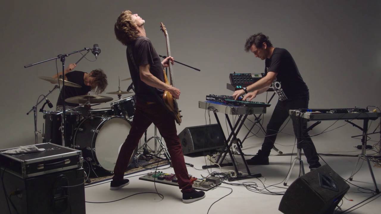 Oolluu - 2500 - (Live In The Studio) - One Take Series #3