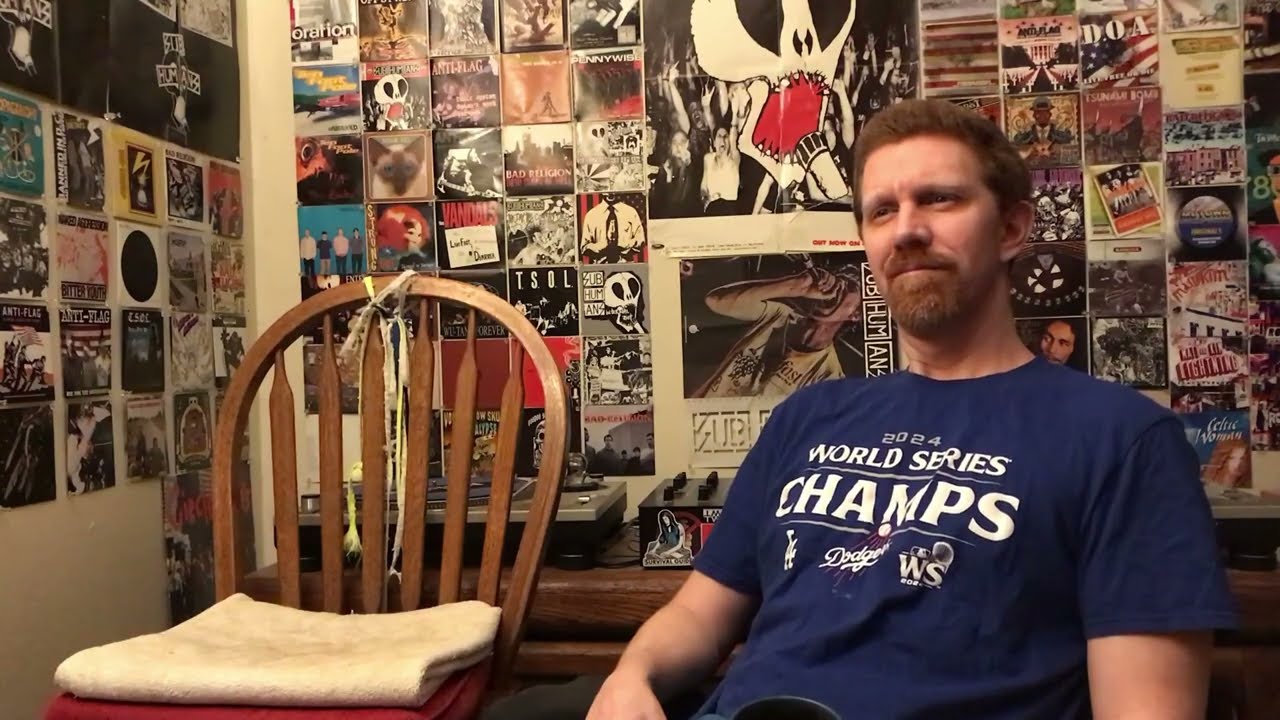 Shnootz - Reaction Video (Gary Numan - The Aircrash Bureau)