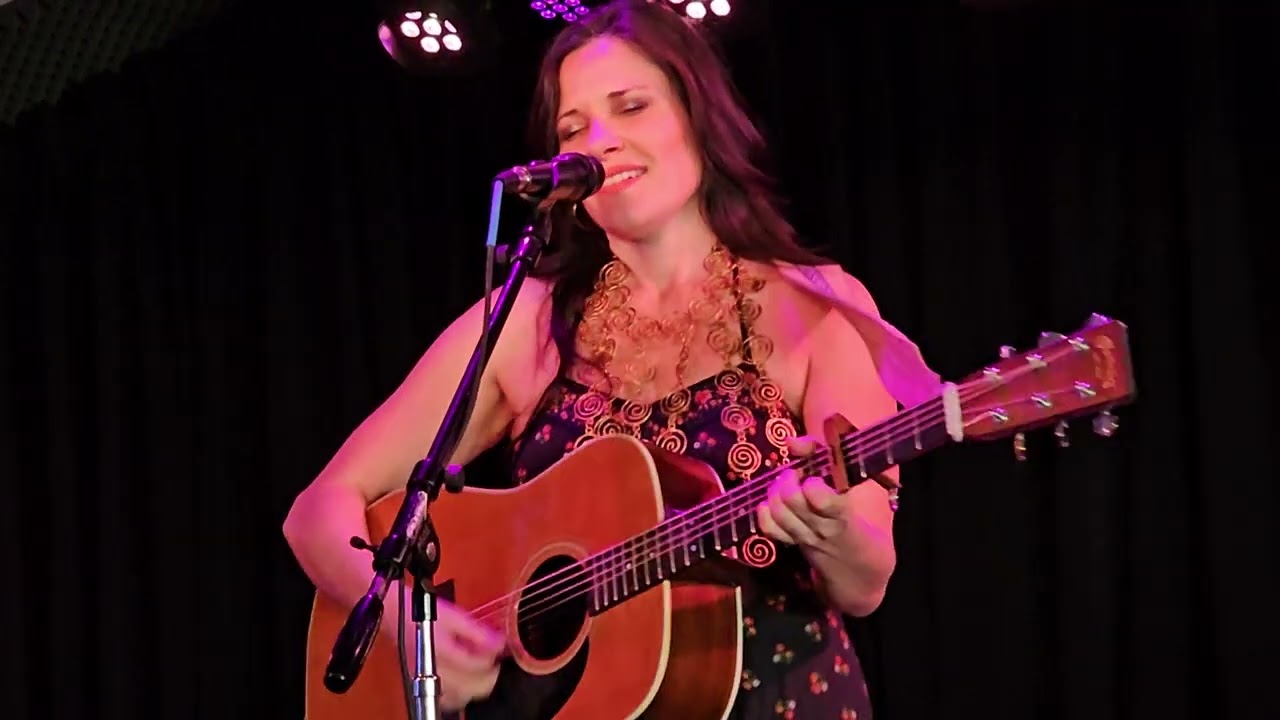 Shannon McNally: 