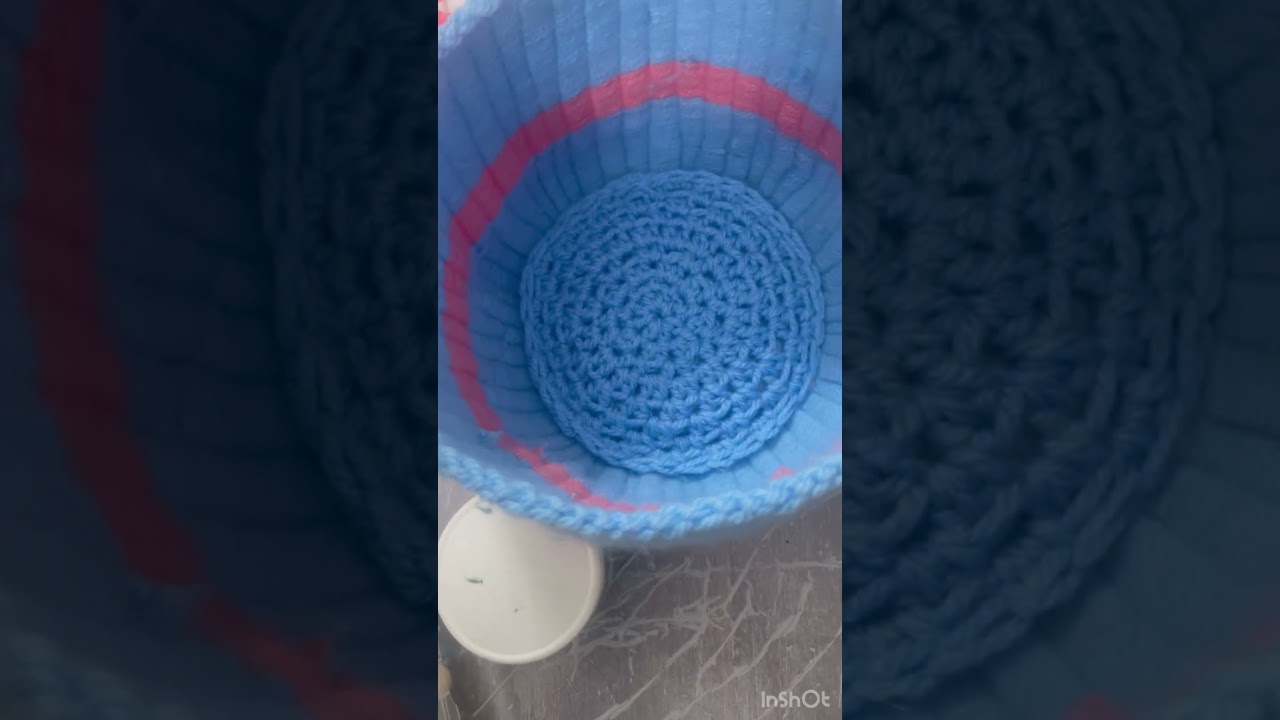 سله من علبه بلاستيك مستخدمه وخيوط