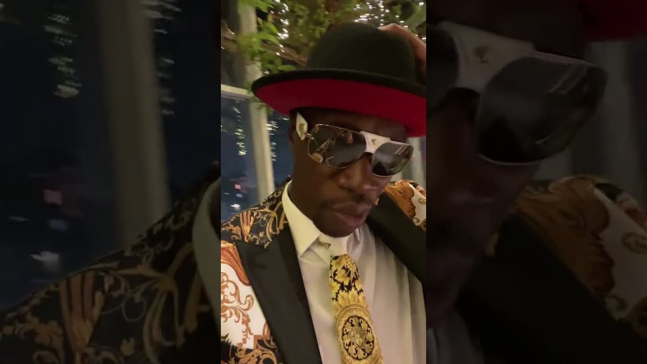 Деньги меняют окружающих, а не того, кто их зарабатывает. &mdash; Брат Полайт