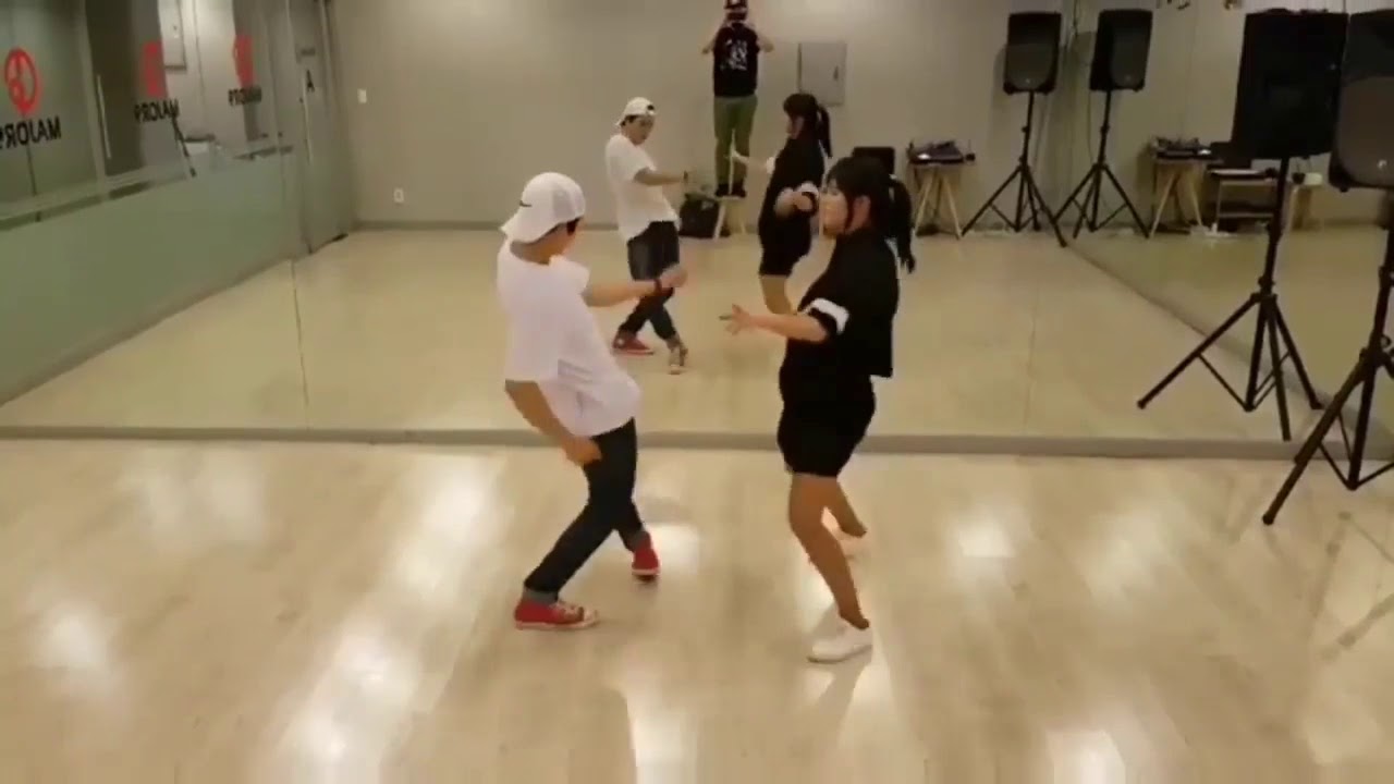 Go Ara & Kim Dong Jun ZE:A Dance Practice [Black 2017]