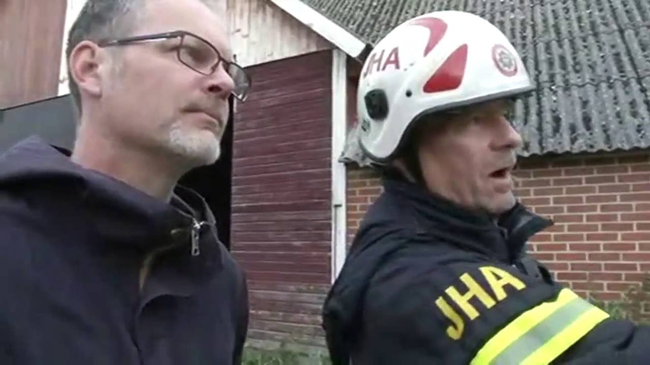 Gård sätts i brand - av brandkåren