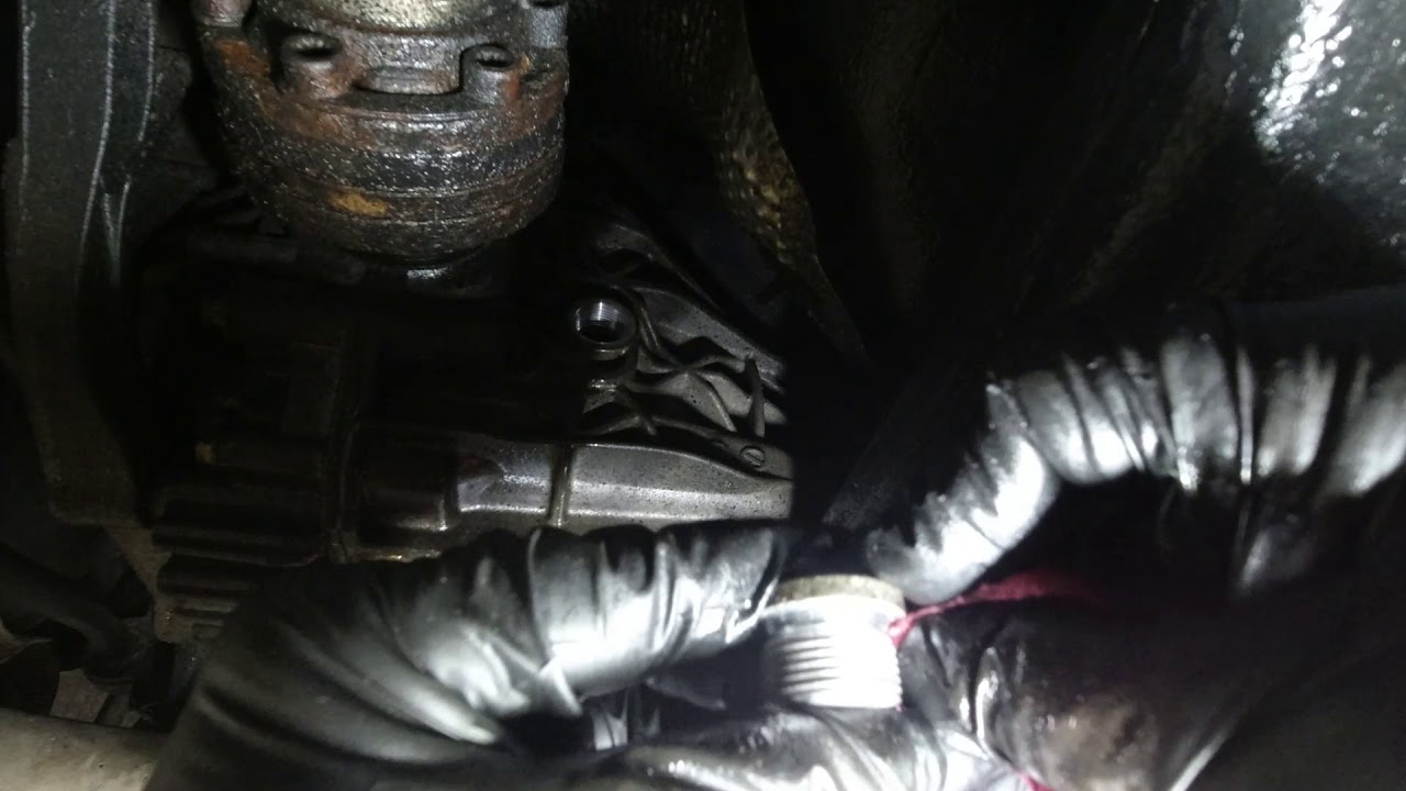 Audi A8 D4 Rear Differential Fluid Change