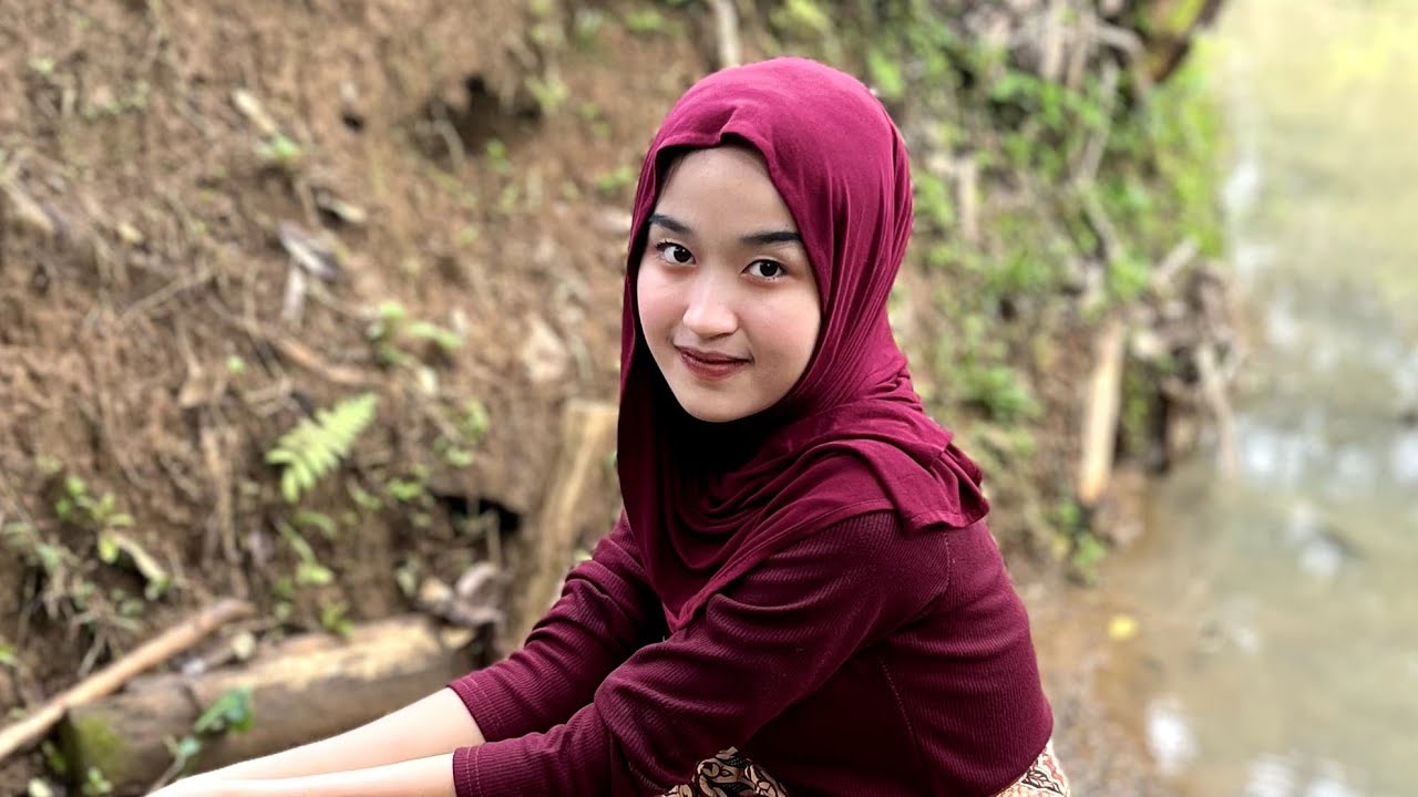 NENG SYIFA GADIS DESA DI KAMPUNG BABAKAN TAMIANG RELA KERJA WALAUPUN HARUS PUTUS NYAMBUNG SEKOLAHNYA