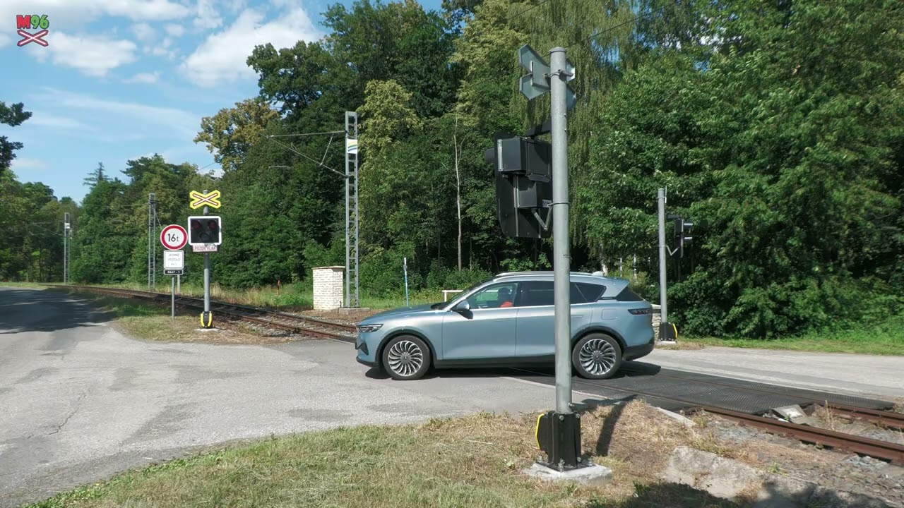 Železniční přejezd Loučná nad Desnou #1 [P9167] - 5.7.2025 / Czech railroad crossing