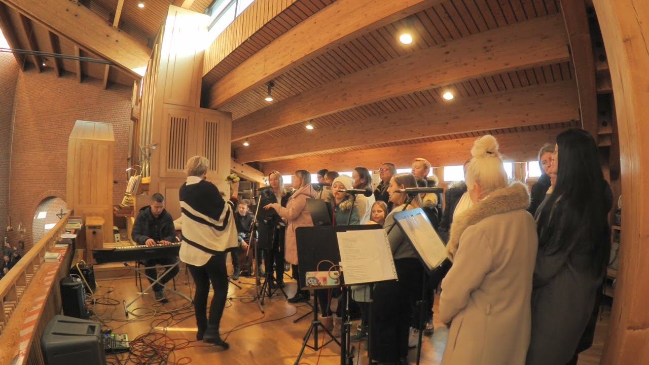 Uwielbiajcie Pana ludzkich serc bijące dzwony- Laudato Si- 3.12.23 w kościele św. Moniki w Monachium