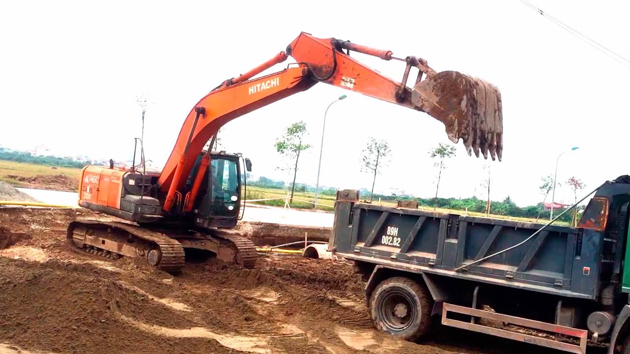 KOMATSU excavator and HITACHI excavate soil and rock, dump truck excavator