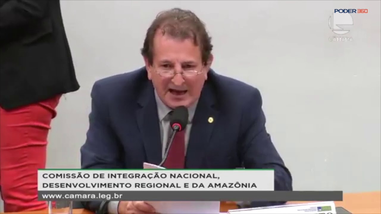 Em bate boca na Câmara, Salles diz que 