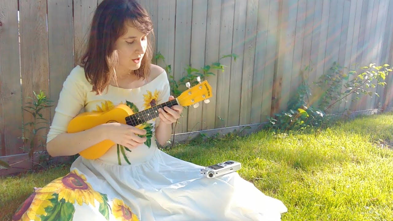 Somewhere Over the Rainbow - Abby Lyons ft a bird 🌈 (Ukulele Cover)