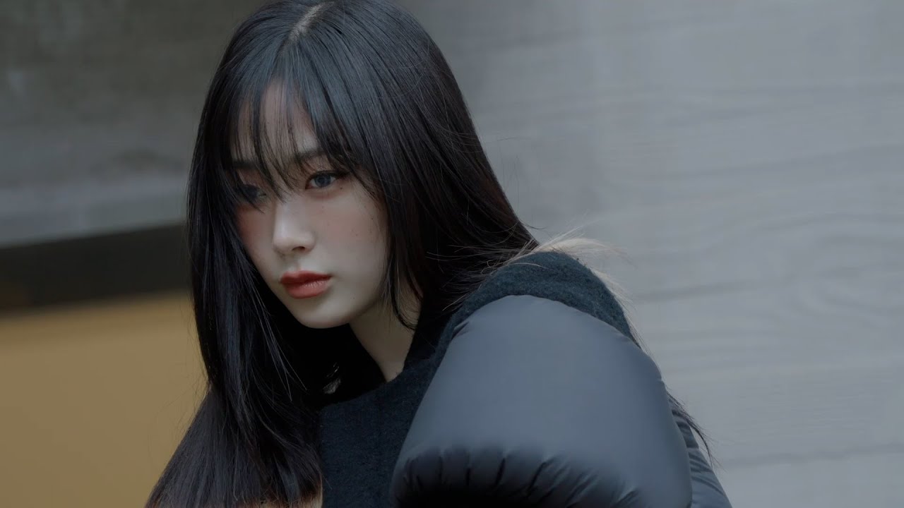 첫 개인화보를 오늘 찍었는데요😎🖤 | aespa GISELLE W Korea Photoshoot Behind