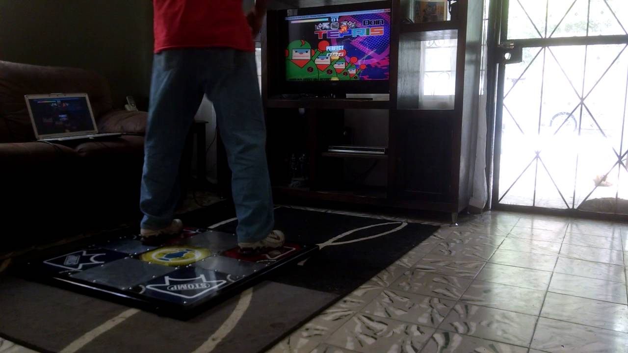 Probando el tapete de pump it up de Maribel G. de Mercadolibre...