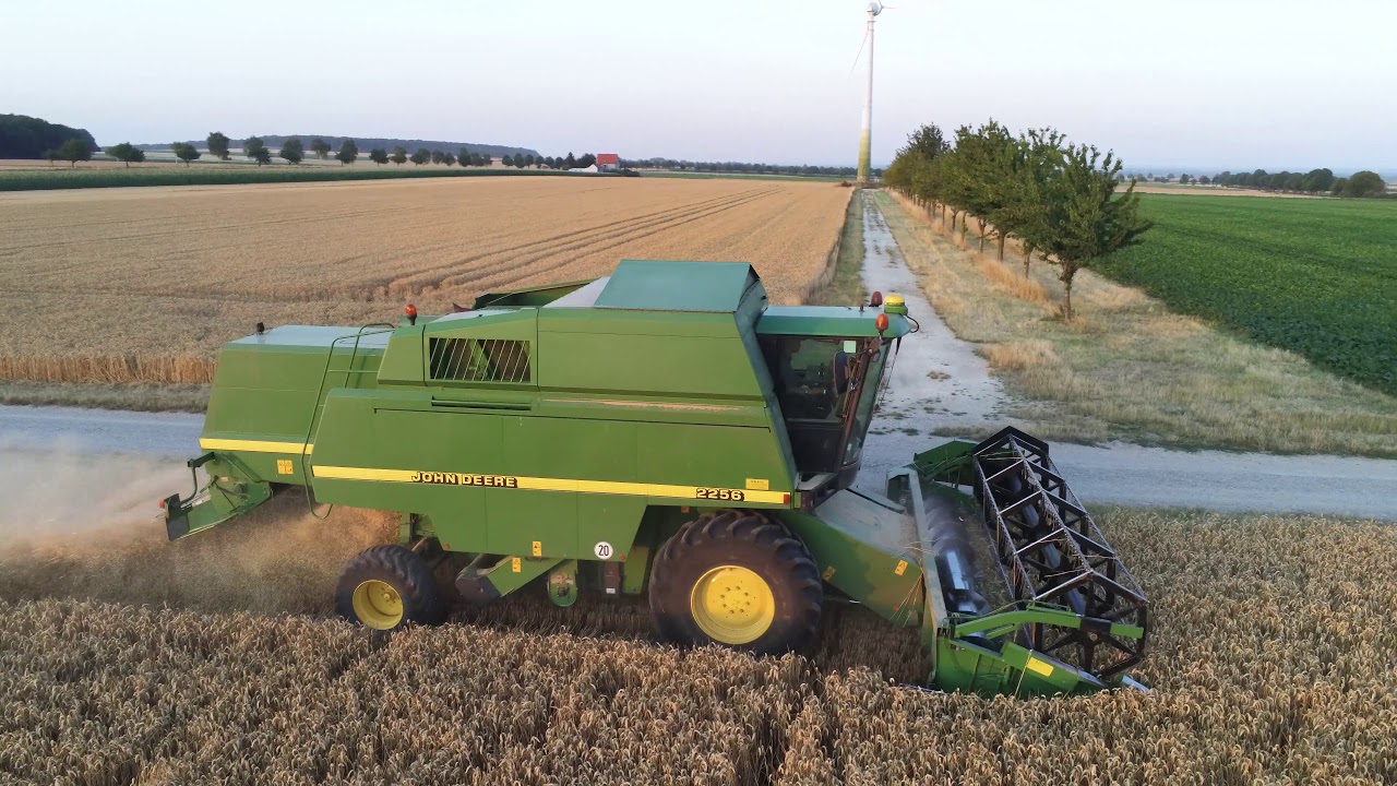 Weizen Ernte 2019 John Deere 2256