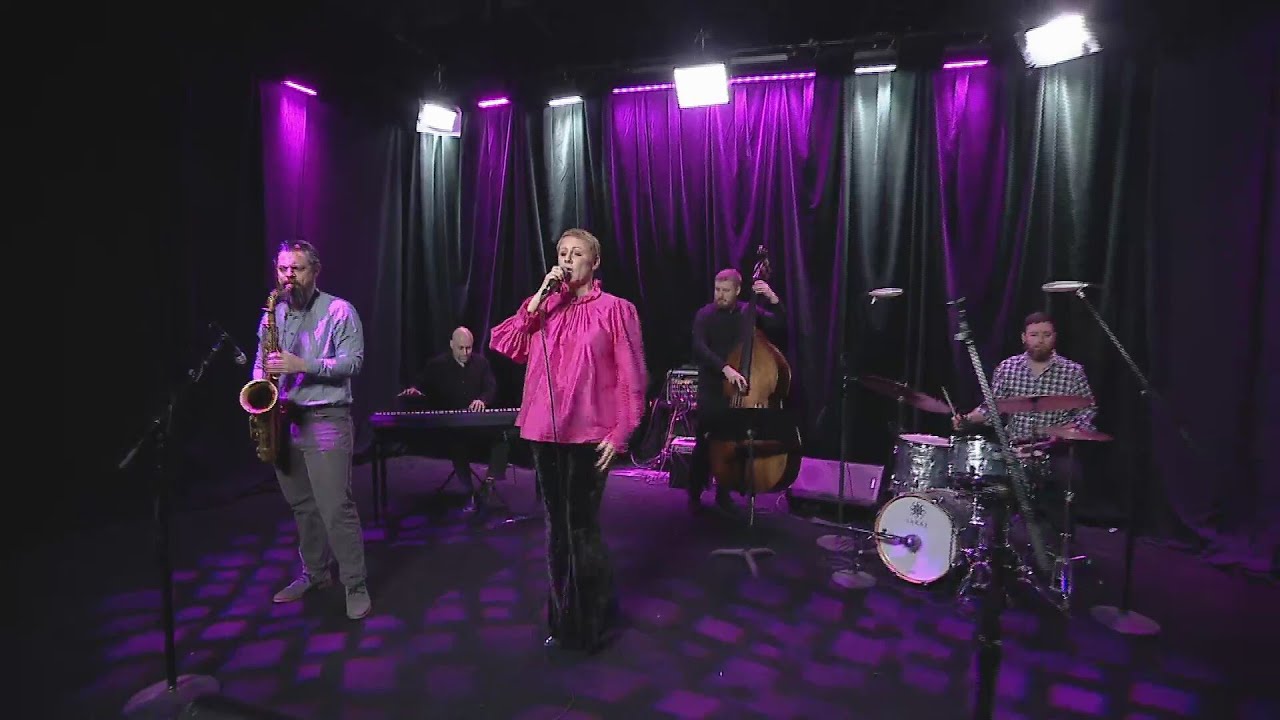 Midday Fix:  Live music from The Elaine Dame Quintet