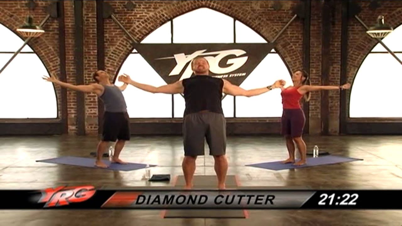 Обзор JJs DDP Yoga против P90x