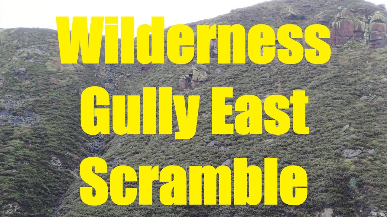 Guide to scrambling Wilderness Gully East in the Peak District