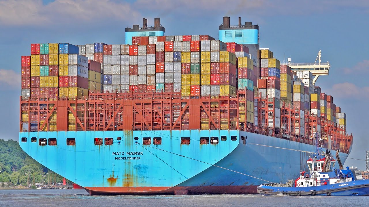 SHIPSPOTTING PORT OF HAMBURG JUNE 2022 WITH EPIC GIANT CONTAINER SHIP SOUND