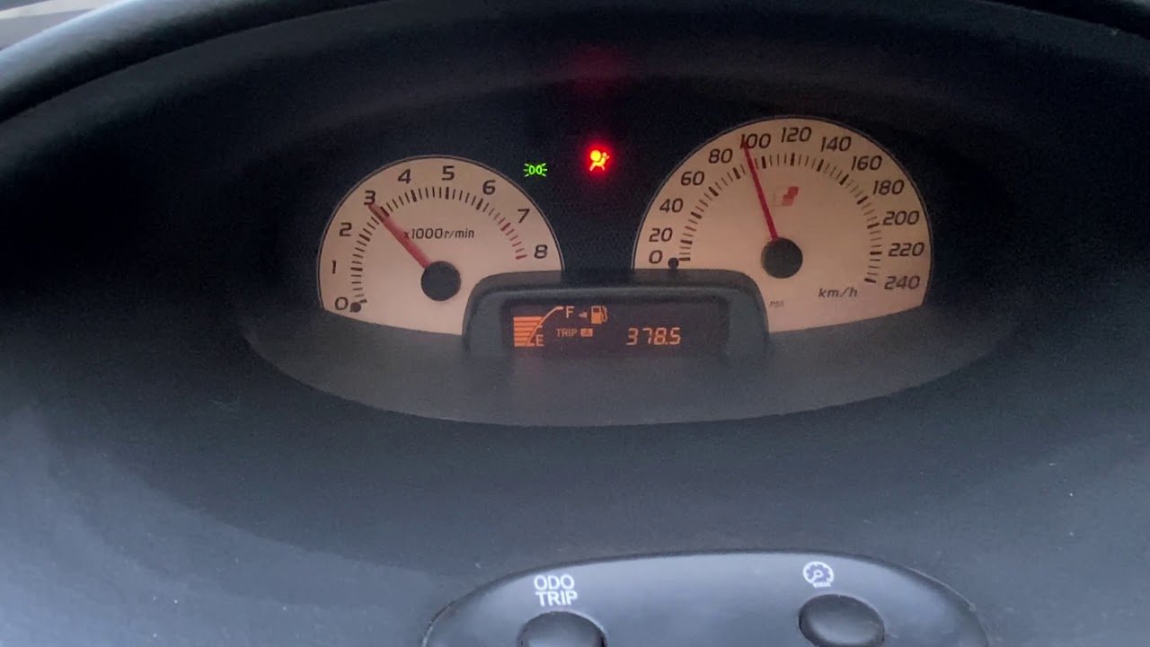 Yaris Ts 2003 1.5 vvti acceleration 106ps 0-100km/h BRUTAL SOUND!
