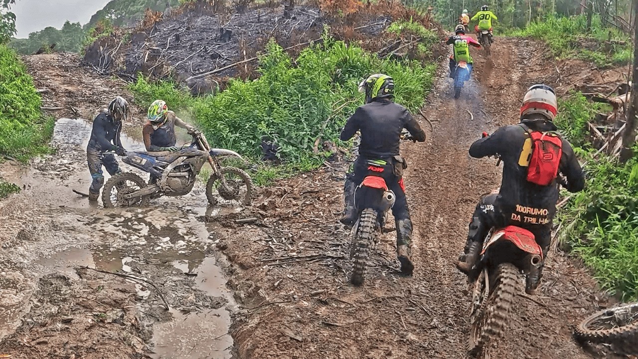 Trilha de Muita Lama e Adrenalina / Os Guri Estão SEM FREIO