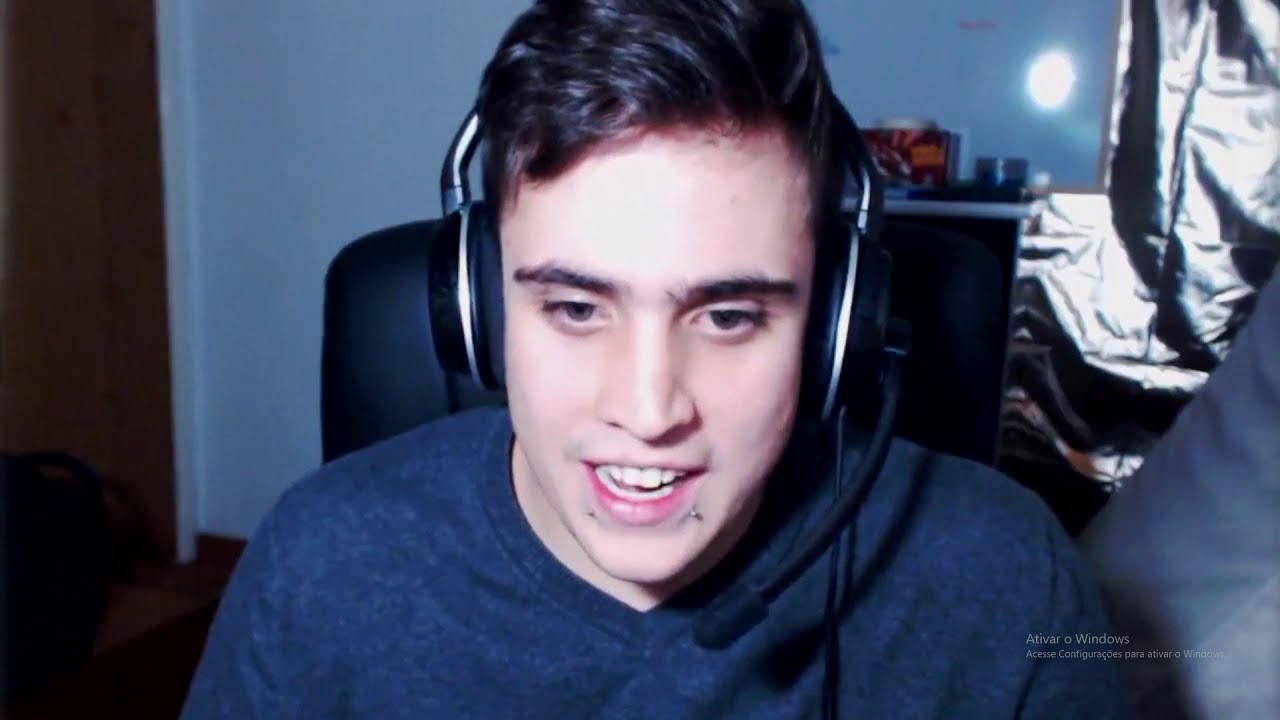 EDU SOFRE BULLYING E CHOLA MAIS (mateiformiga)