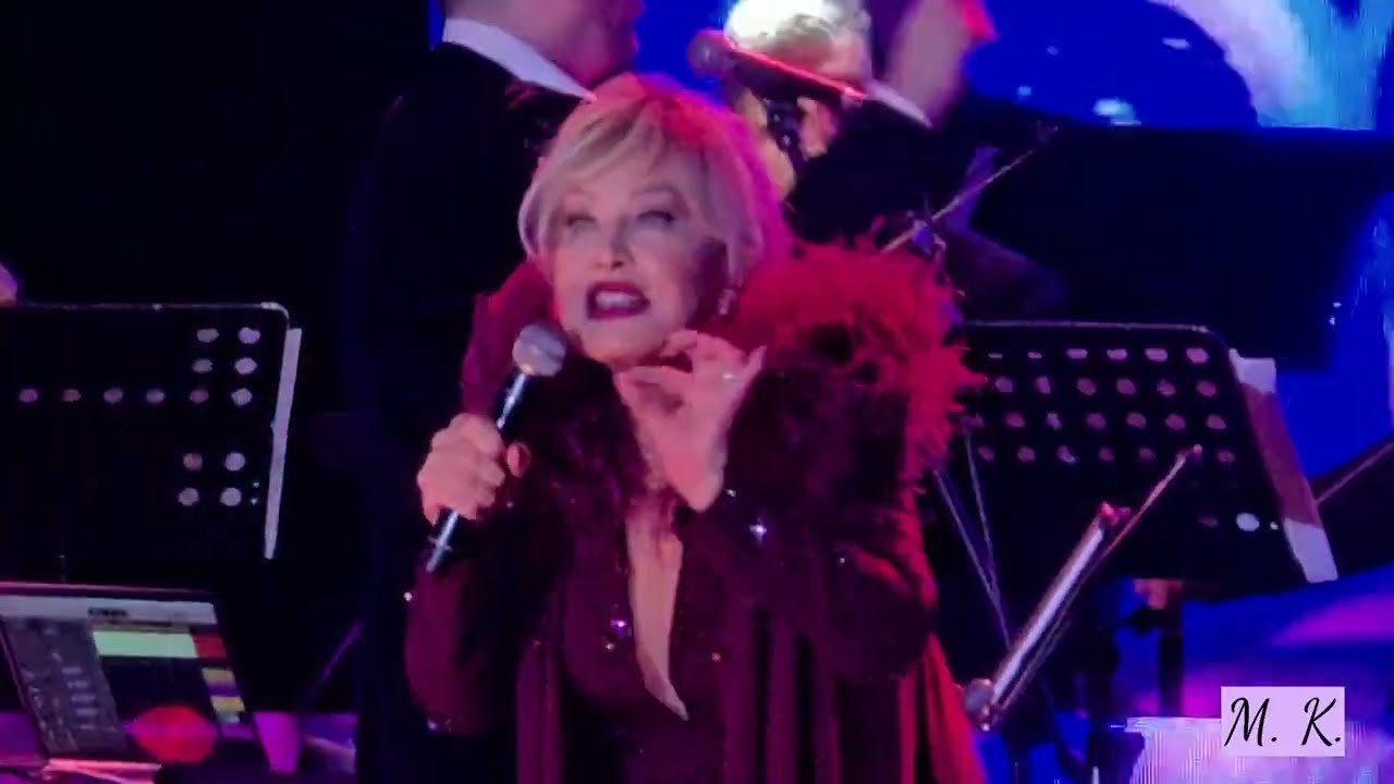 Emel Sayın-hep bana (Bostancı Gösteri Merkezi 29.11.2025)