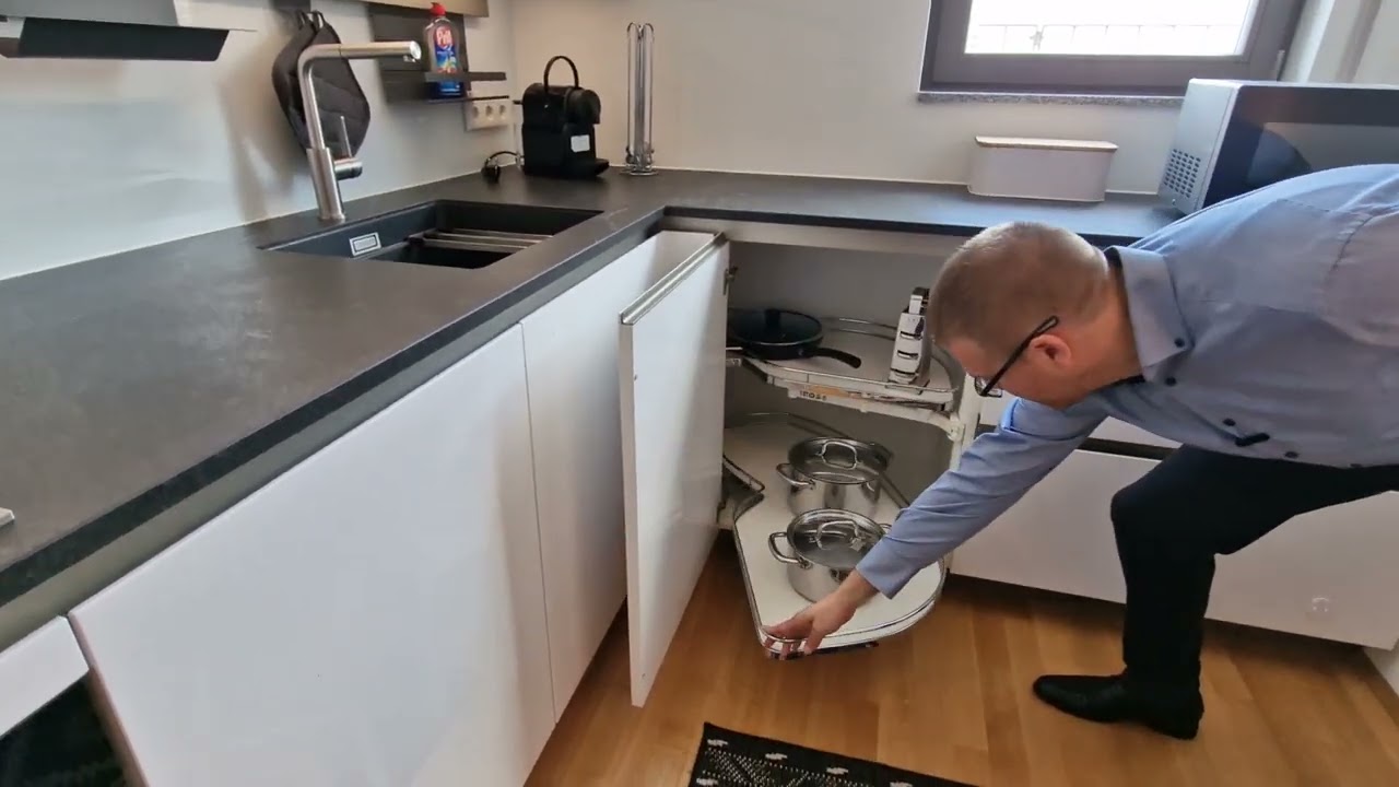 K&uuml;che mit Dekton-Arbeitsplatt und vielen interessanten Details