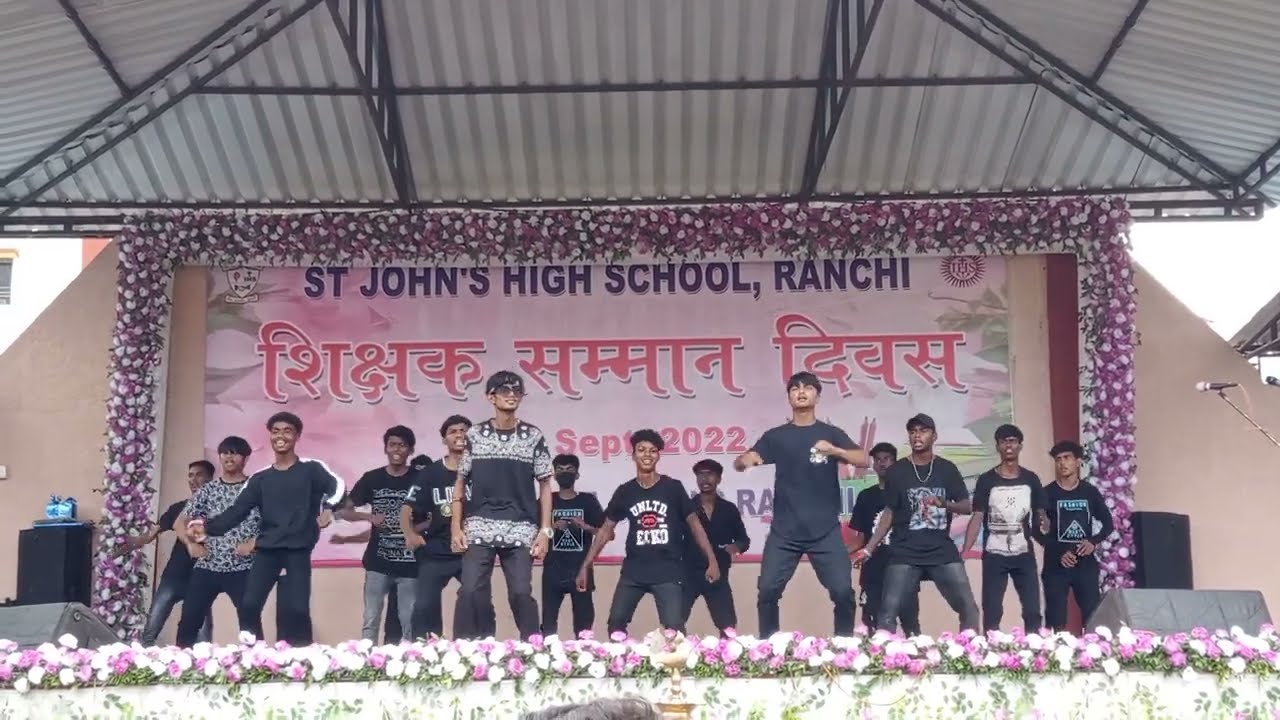 Justin Bieber ke gane par st John's ke ladko ne kya dance sub ladkiya dekh ke pagal. 😳😹 #stjohn