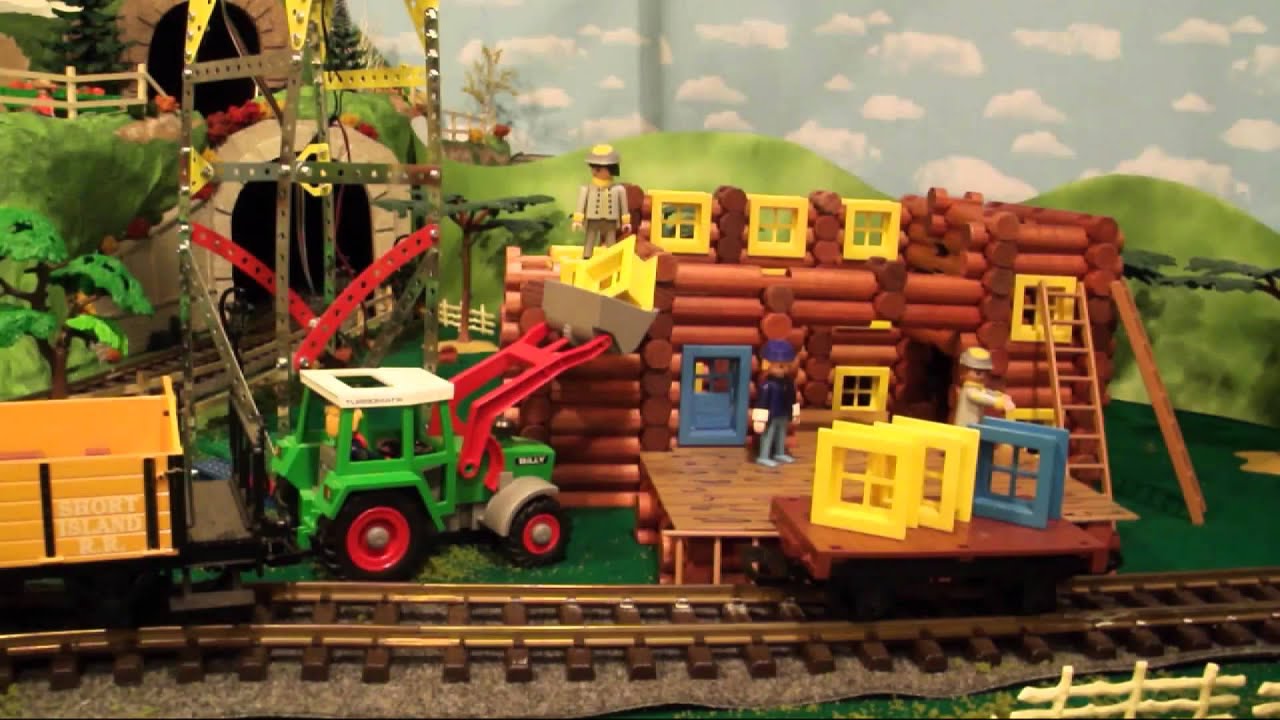Thomas the Tank Engine, Percy, James and the Lincoln Log Building