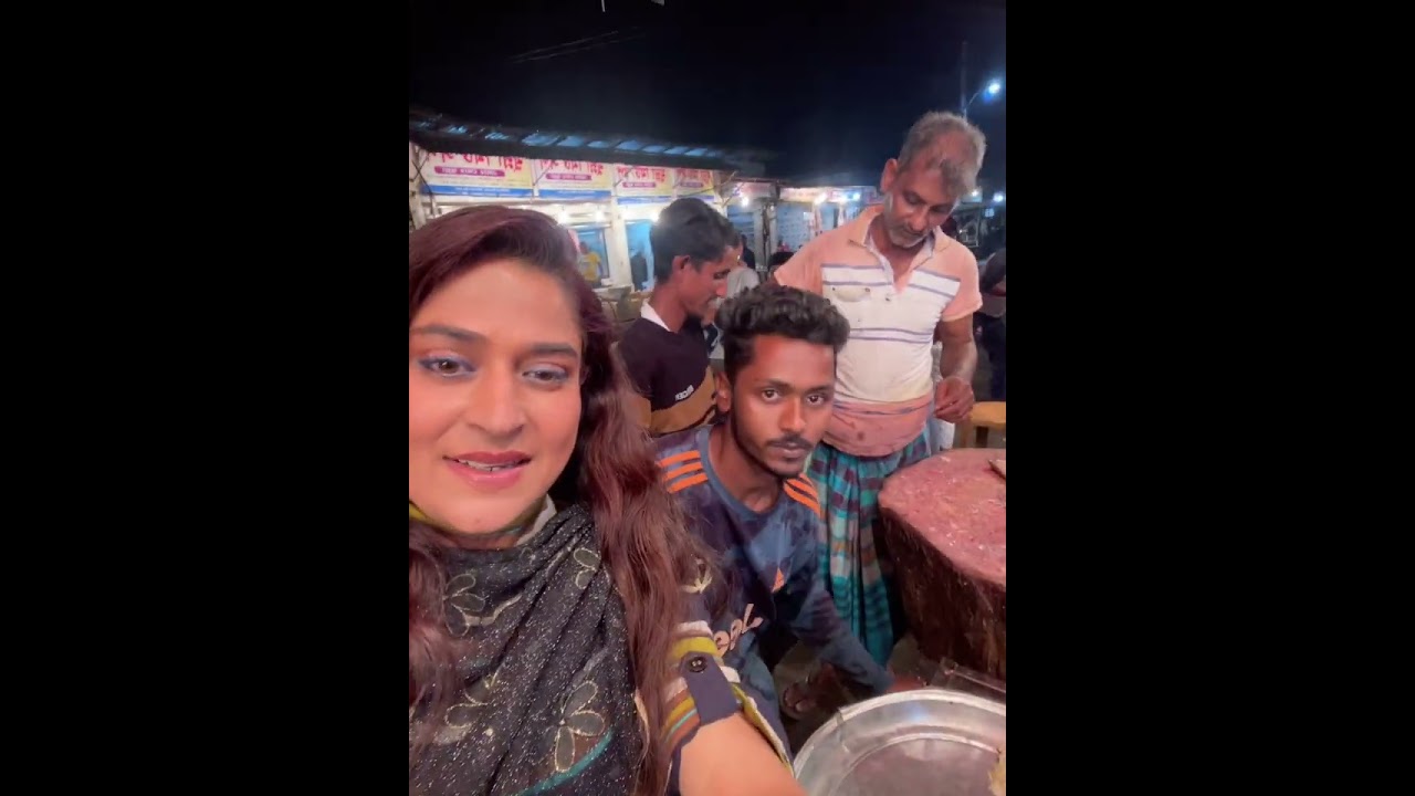 Khub vuri khete mon chaichilo tai iftari kore ber hoye porlam😅onekdin por baire ber hoye valoi laglo