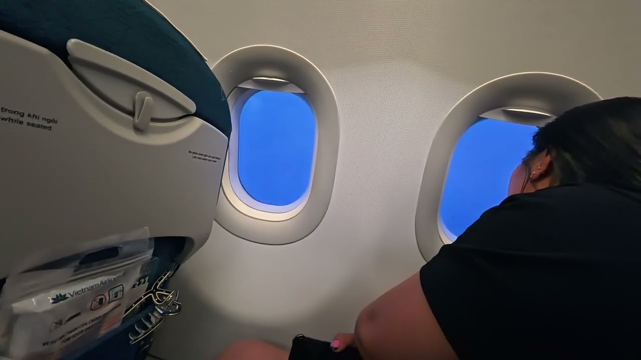 Takeoff and Landing  Flight VN626 Bangkok To Da Nang 