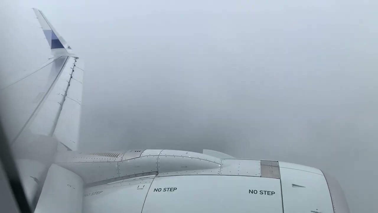 搭飛機-華航-China Airlines-在台灣🇹🇼上空準備降落🛬桃園國際機場TPE空中欣賞雲層跟機場週邊風景