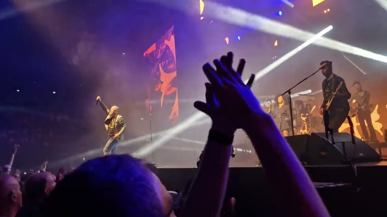 SIMPLE MINDS - Don't You (forget about me) live at the Ziggo Dome Amsterdam, April 19 2022
