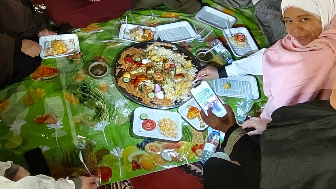 MAKAN MALAM DI HOTEL TAIBA FRONT MADINAH