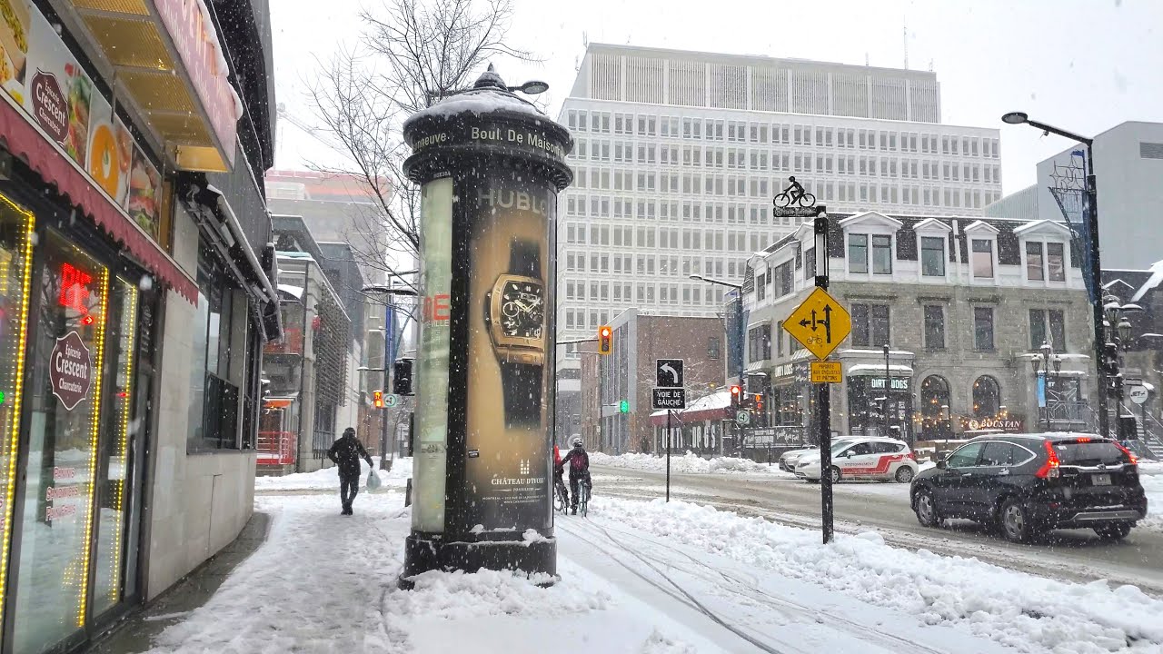 Montreal Snowy Streets - Snowfall Winter 2021 (De Maisonneuve Boulevard) #downtownmontreal
