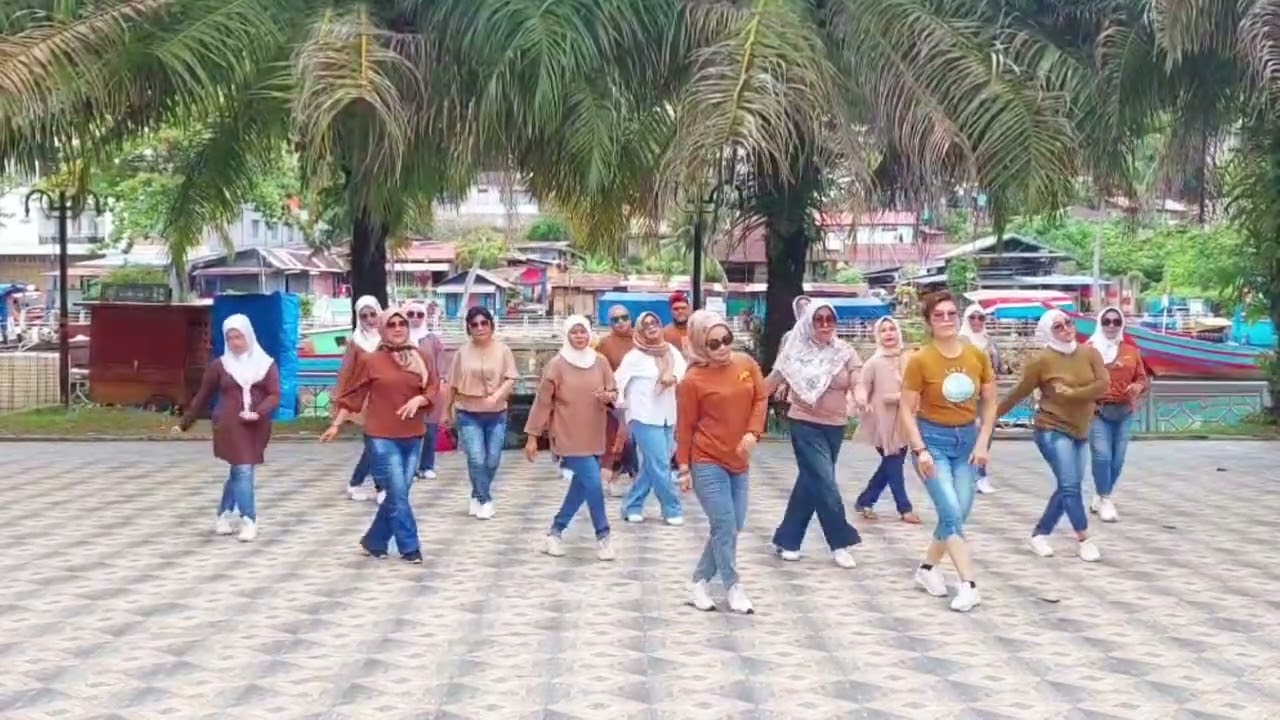 RATOK KINCIA TUO Line dance choreographer  melita Sandra,ViVi Octavia ,ayu ,Neni A.Taufik,Zuri wati
