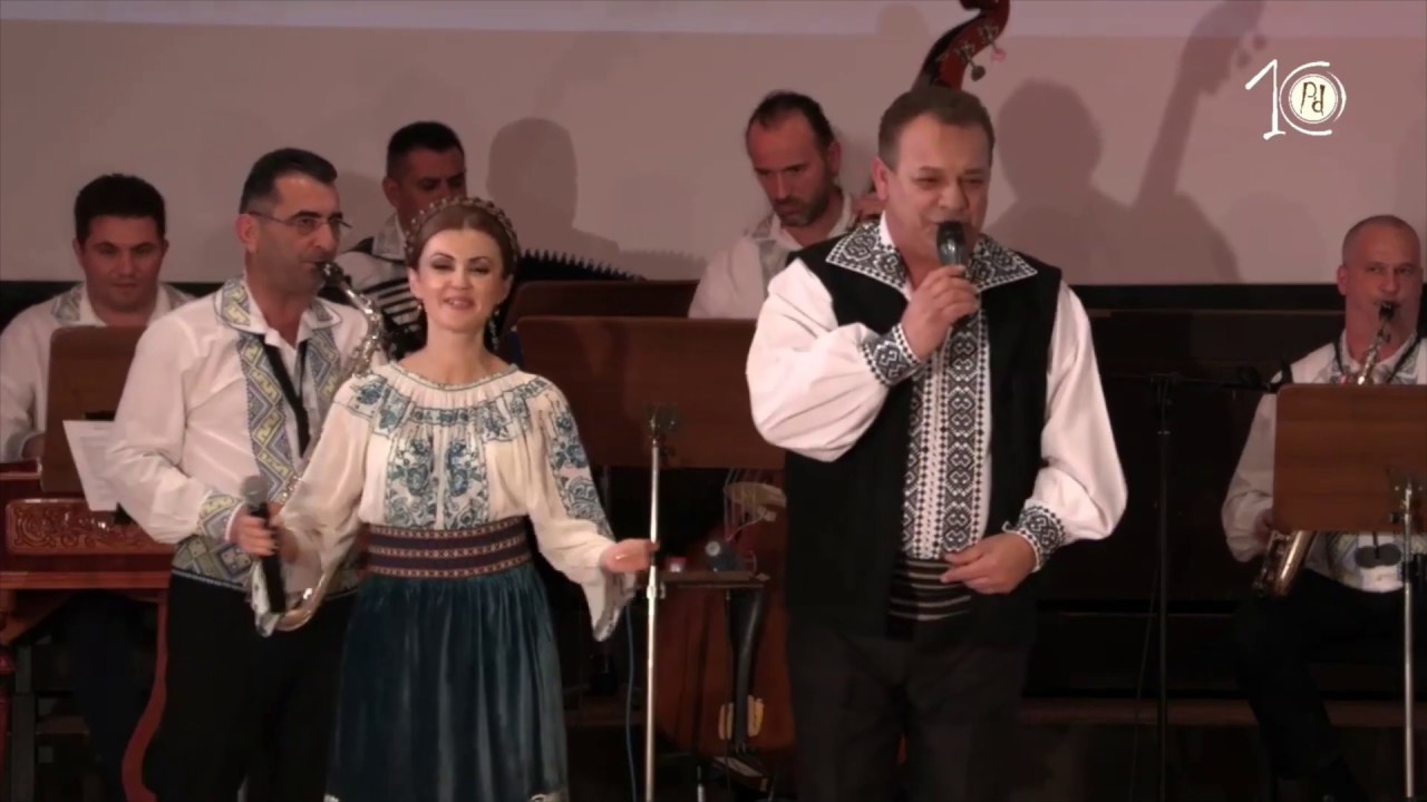 Andreea Voica și Adrian Stanca - Uită-te mândruță, păru' albește ⎪video ⎪10 ani Pro Datina