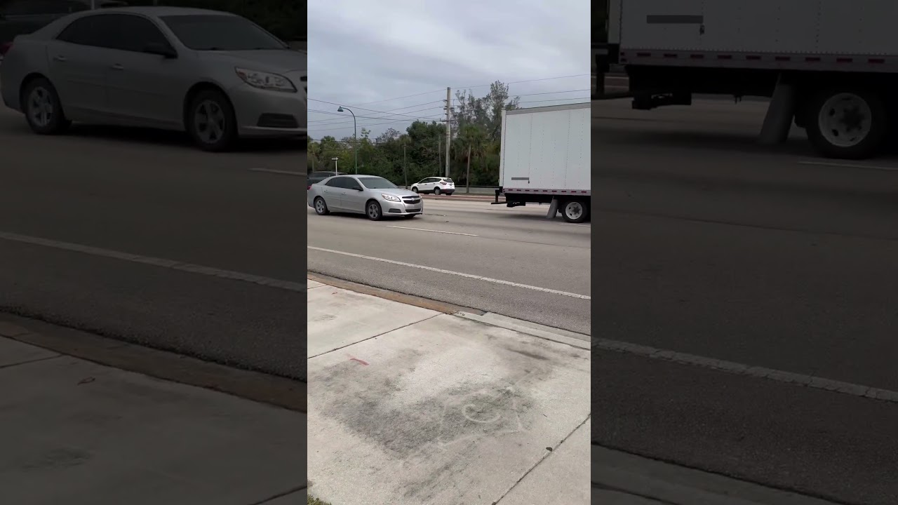 2020 mustang muffler delete drive by in normal mode (my friend is a horrible cameraman)